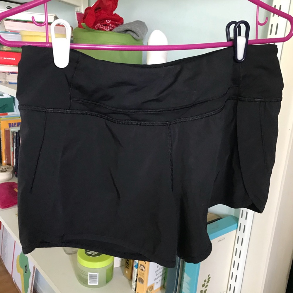 BLACK LULULEMON SHORTS
